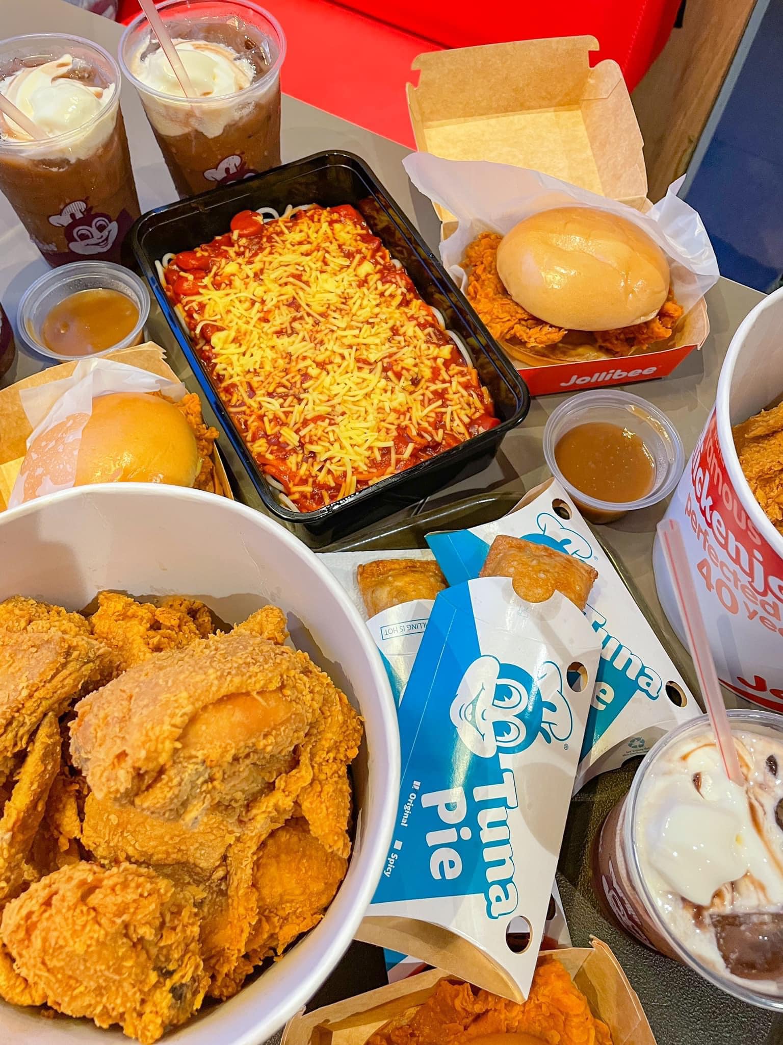 Jollibee Kamusta Ka Pinoy Filipino Peach Jollibee Pin vrogue.co